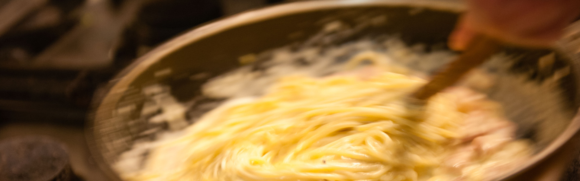 ristorante-alfredo-spaghetti-carbonara-pfanne